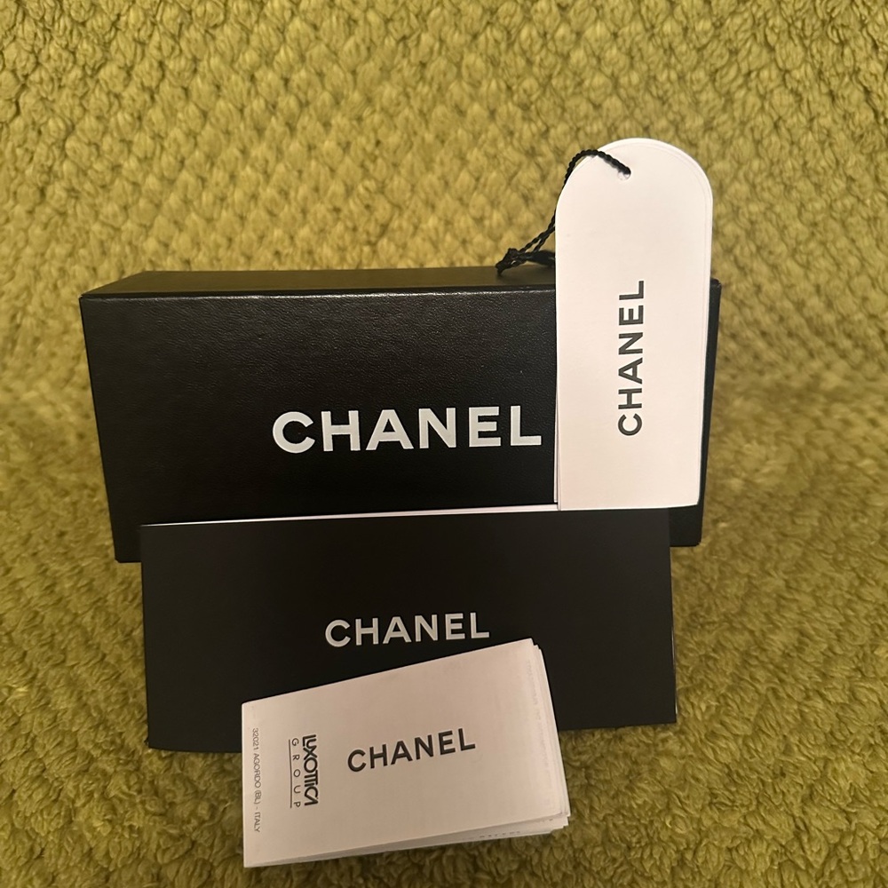 Authentic Chanel Black and White Box Sunglasses Box-Empty box